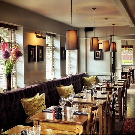 The Black Horse Fulmer Buitenkant foto
